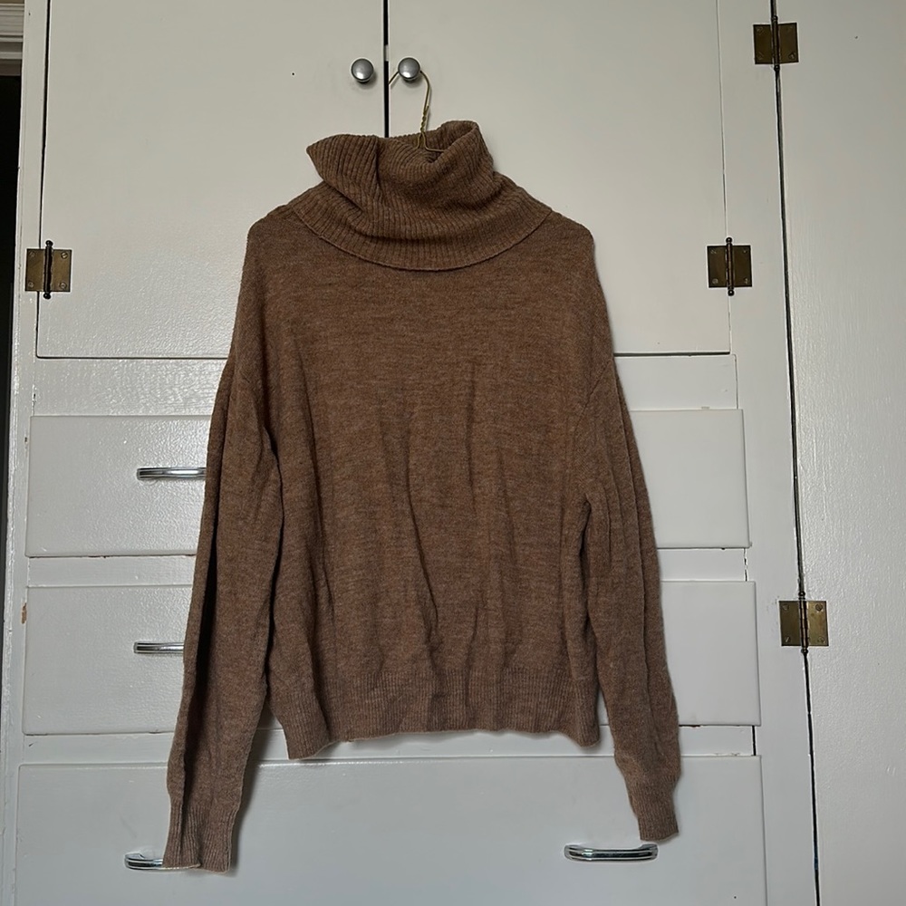 Cozy turtleneck long sleeve!